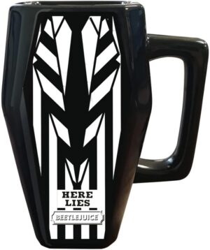 Tasse Beetlejuice en céramique forme cercueil
