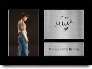Photo imprimée signée Eleven, Millie Bobby Brown - Stranger Things