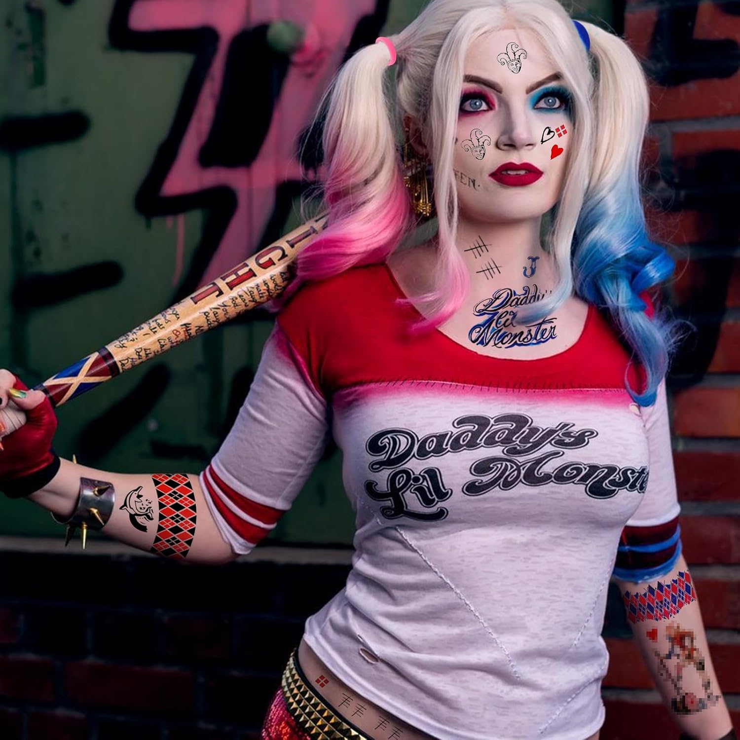 Kit Harley Quinn avec 4 tatouages temporaires, 2 colorations lavables et 2 élastiques – Image 7