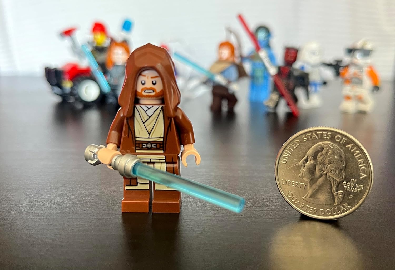 Mini-figurine Obi-Wan Kenobi LEGO Star Wars Épisode 2 Clone Wars avec robe marron et capuche – Image 3
